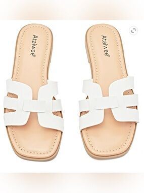 EUC Ataiwee White Leather Slide Sandals Size 9
